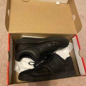 Nike court vision low 7.5 black on black